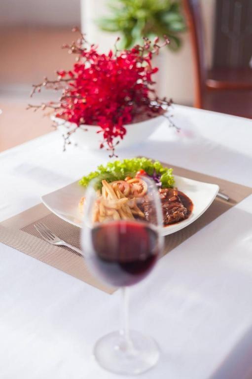 Truong Hotel На Транг Екстериор снимка